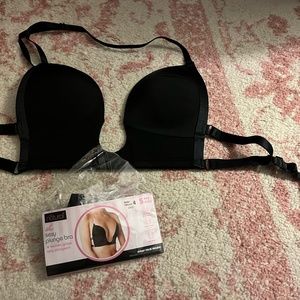The Natural women's Sexy Plunge Bra (size 4 in black)